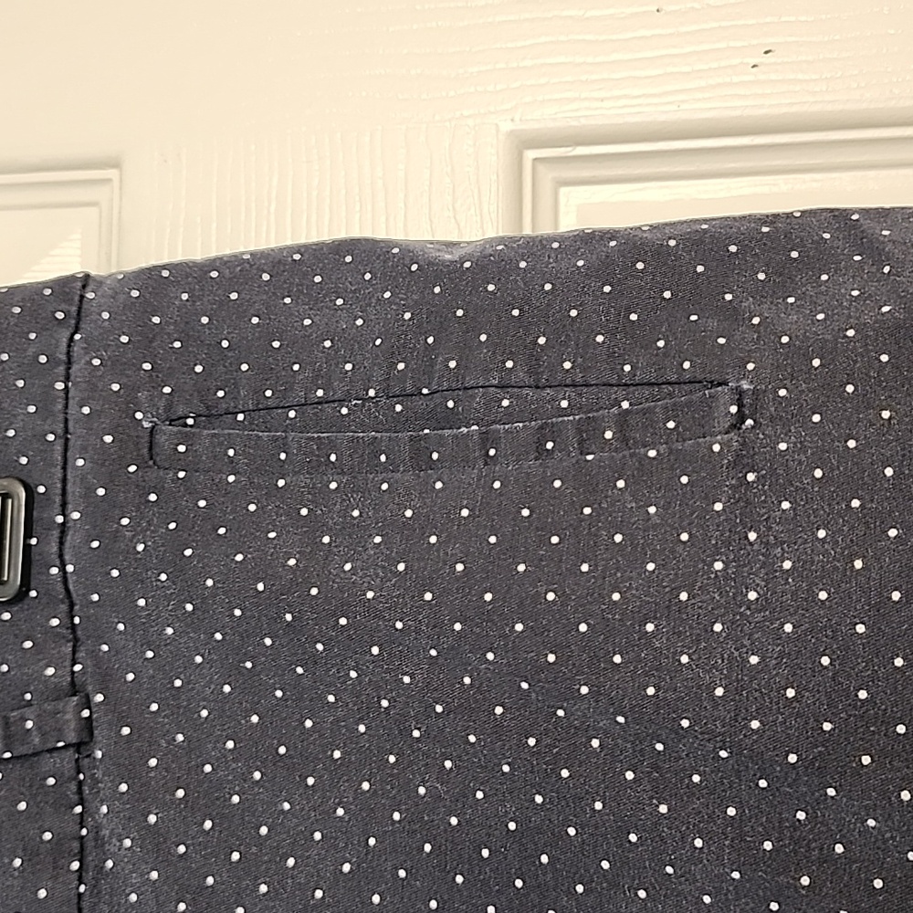 ANN TAYLOR WOMAN'S BERMUDA SHORTS - Picture 3 of 12